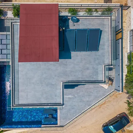 فيلة Elite Escape